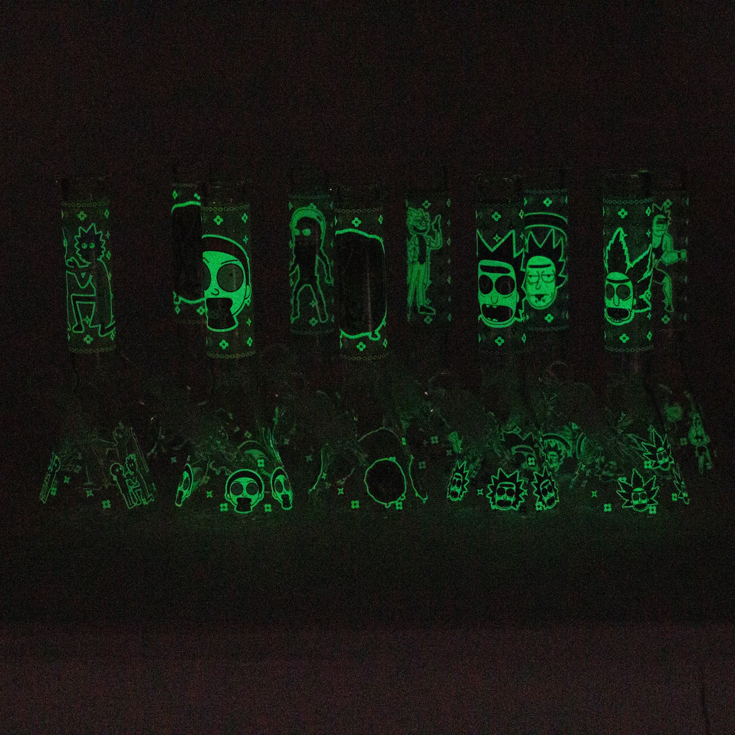 9" Glow In The Dark 4mm glass bong [S60] Glass Bong Super Supplys Inc